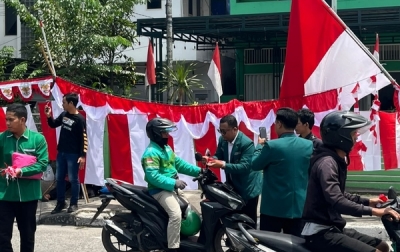 Bagikan Bendera Gratis Jelang HUT Ke-81 RI,   PW ISARAH Sumut Lawan  Isu Ajakan Pemasangan Bendera Setengah Tiang