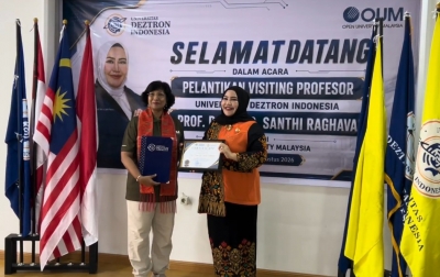 Rektor UDI Kukuhkan Visiting Professor dari Open University Malaysia