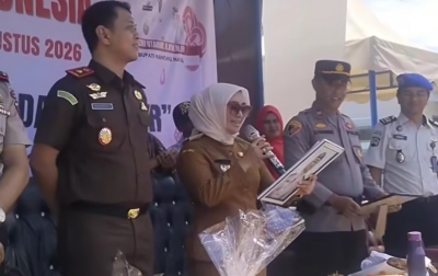 Surat Cinta Siswa Kelas 1 SD untuk Camat Natal Bikin Karnaval HUT RI Haru