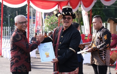 Semarak HUT ke-81 RI di PTPN I Regional 1: Gelar Upacara Khidmat, Perkuat Sinergi, hingga Apresiasi Karyawan Setia