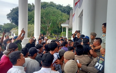Warga Desa Perkebunan Sukaraja Tuntut Audit Dana Desa Rp1,16 Miliar