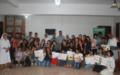 Hatchery Mini Buka Jalan Kemandirian Pembibitan Ayam Kampung bagi Anak Panti St. Angela