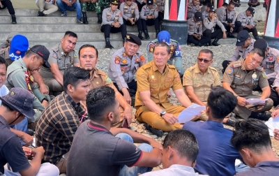 Ratusan Massa Dalihan Natolu Tuntut Lahan SSL dan SSL Dikembalikan Kepada Masyarakat