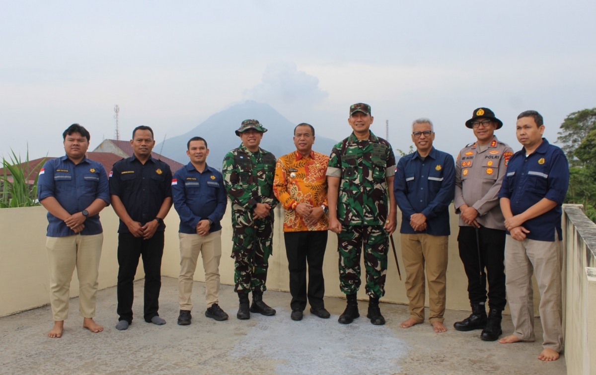 Pangdam I/BB Tinjau Langsung Pengungsian Sinabung, Pastikan Penanganan Sesuai SOP dan Logistik Aman