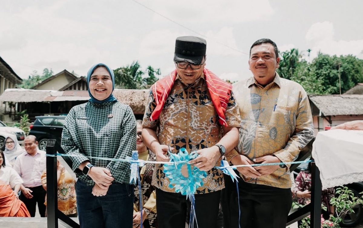 Pascarenovasi Bupati Resmikan Pustu Bintang Meriah