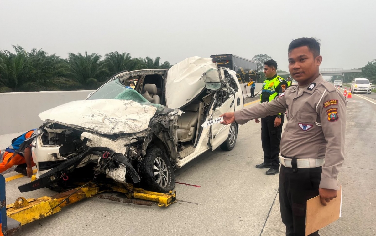Innova Hantam Belakang Truk Tangki di Tol Medan-Tebing Tinggi, 1 Penumpang Asal Simalungun Tewas