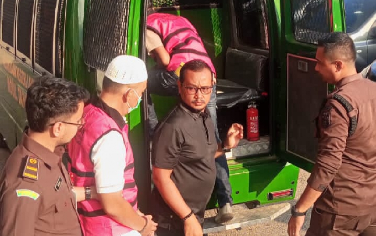Empat Tersangka Dugaan Korupsi Pembangunan Jalan dan Drainase di Desa Alue Dia Ditahan
