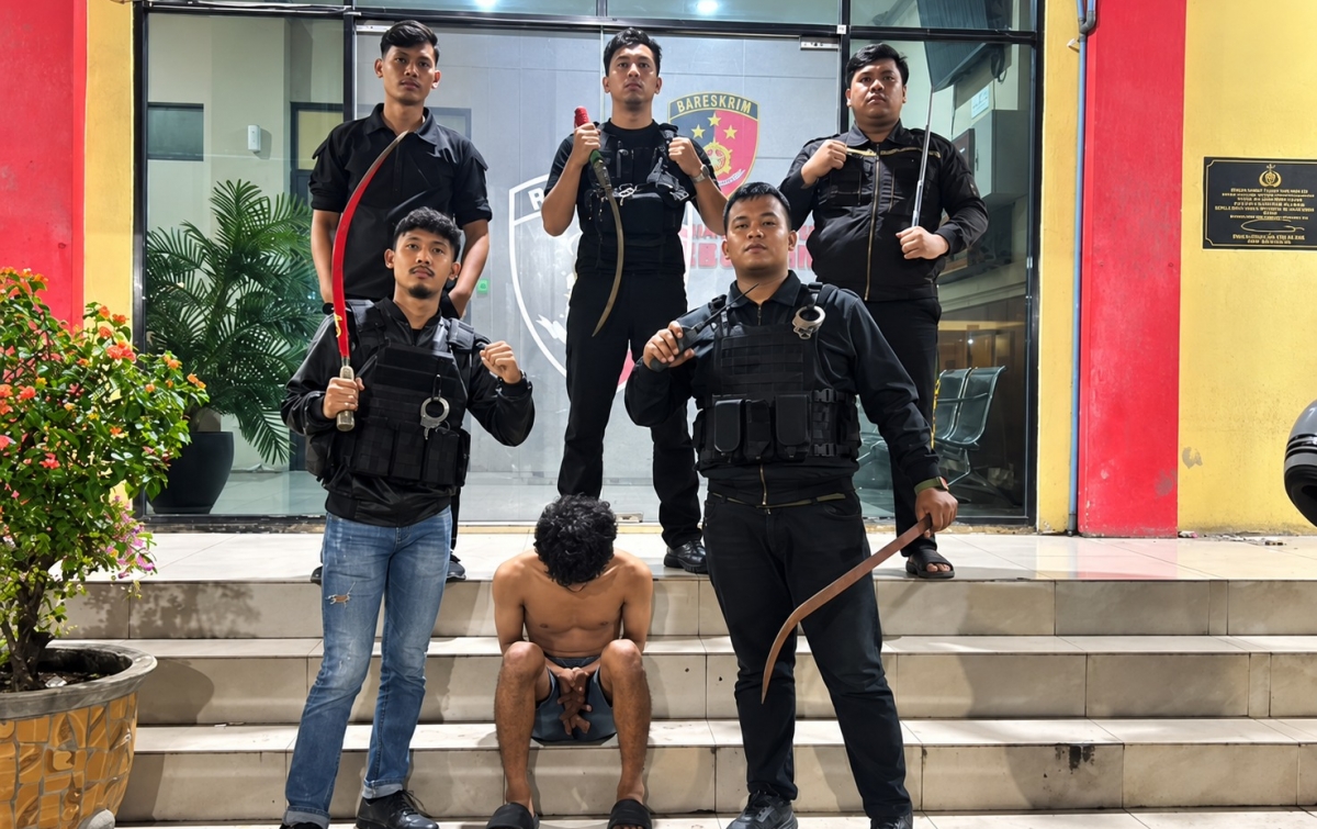 Tim Macan Polres Pelabuhan Belawan 'Terkam' Pemuda Diduga Hendak Tawuran, Sita 4 Celurit