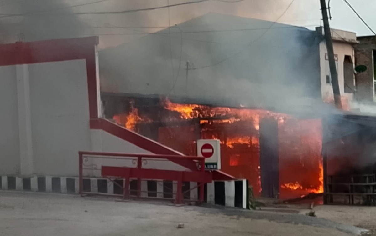 Kawasan Padat Penduduk Dekat SPBU Mencekam, 5 Rumah Hangus Total dan 2 Dirusak Paksa