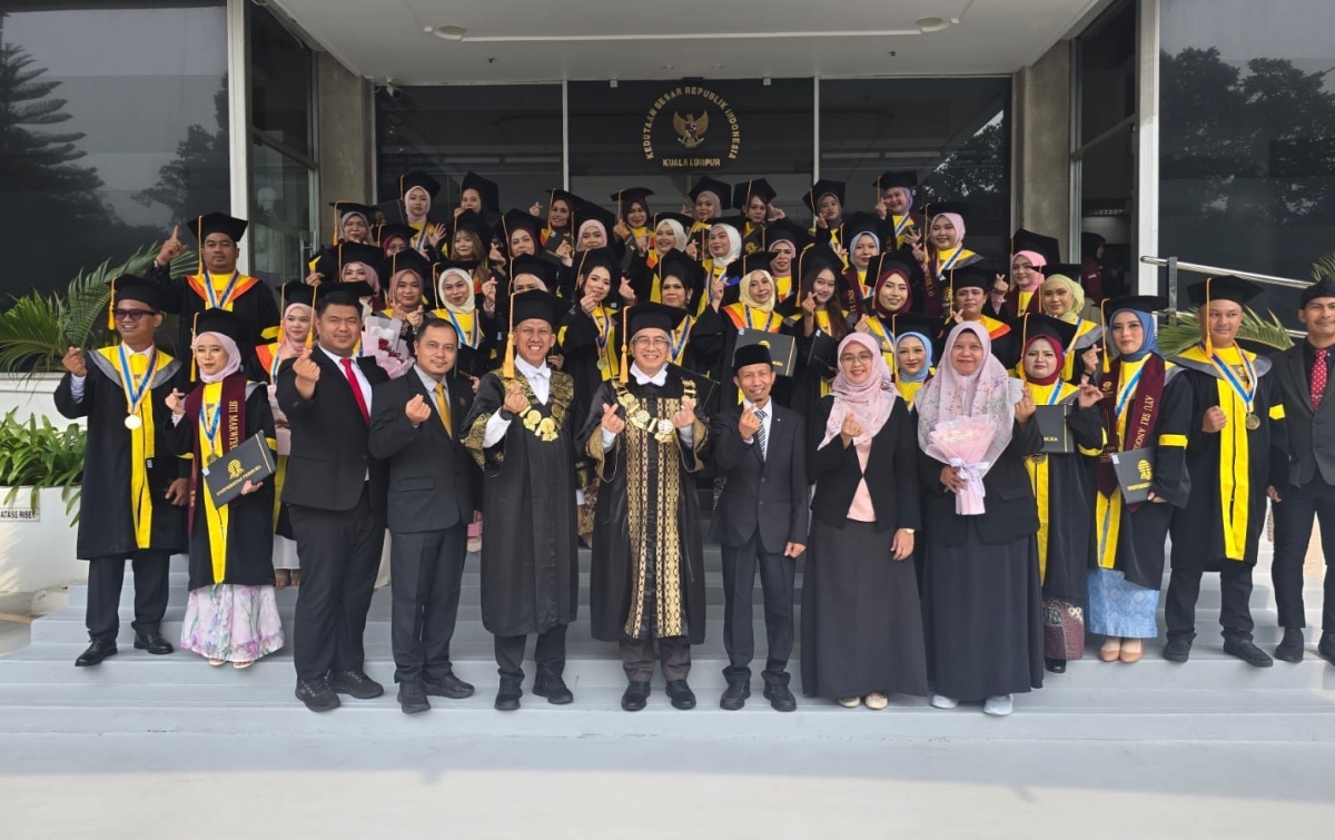 Wisuda UT di KBRI Kuala Lumpur, Teguhkan Komitmen Pendidikan Tanpa Batas bagi Warga Indonesia di Malaysia
