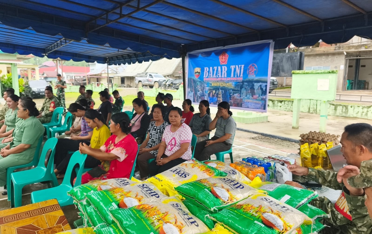 Bulog Sumut Pasok Beras SPHP dan Minyakita di Bazar dalam Rangka HUT ke-81 TNI