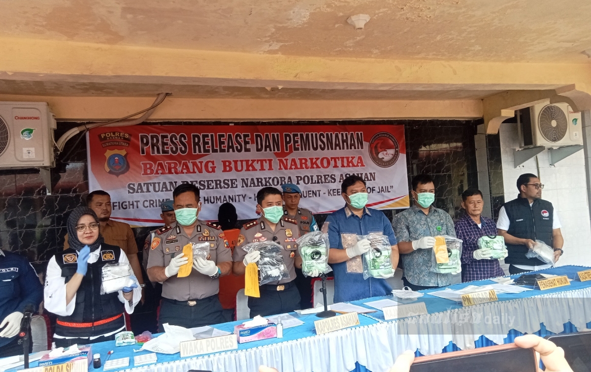 Kurir Sabu Malaysia-Madura Ditangkap di Silau Laut, 1,5 Kg Disita