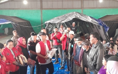 PDI Perjuangan Sumut Salurkan Bantuan Korban Erupsi Sinabung, Sutarto : Kita Diajarkan Tat Twam Asi Oleh Bung Karno