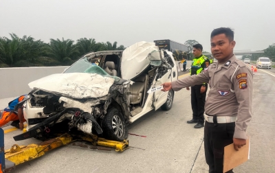 Innova Hantam Belakang Truk Tangki di Tol Medan-Tebing Tinggi, 1 Penumpang Asal Simalungun Tewas