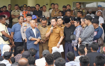 Seribuan Masyarakat Aek Nabara Barumun Demo ke Kantor Bupati Palas