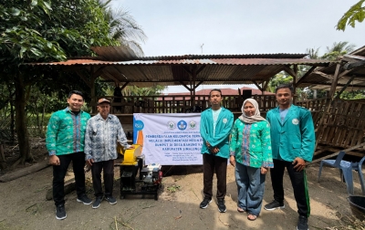 Unimed Berdayakan Peternak Kambing di Simalungun Melalui Mesin Pencacah Rumput