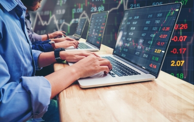 Trading Harian vs Swings Trading: Mana yang Cocok untuk Anda?