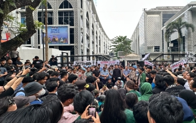 Ketua DPRD Sumut Terima Aspirasi BEM SI