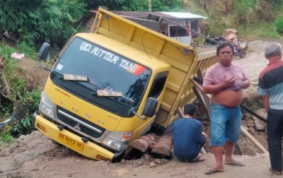 Jembatan Darurat di Pardomuan Dairi Patah