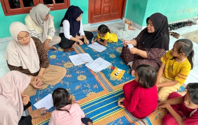 Keren! Mahasiswa KKN UINSU Hadirkan Les Gratis dan Maghrib Mengaji di Simalungun