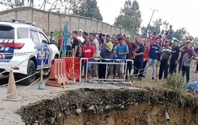 Salmon Sumihar Sagala Desak Dinas BMBKCK Sumut Segera Bertindak Perbaiki  Jalan Karo-Langkat  yang Amblas