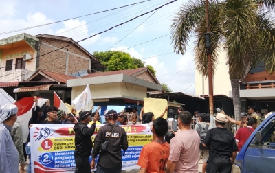 Puluhan Anggota KSP CU Budi Murni Unjuk Rasa, Tuntut Pengembalian Uang Nasabah