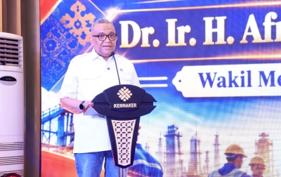 Wamenaker: Kompetensi Teknisi Ponsel Harus Jawab Kebutuhan Industri