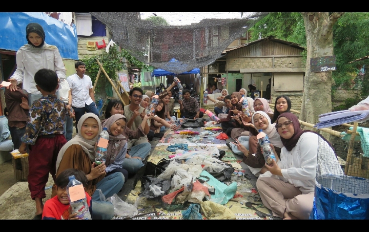 Ecovia Gandeng Sasude Kenalkan Pengolahan Sampah Plastik Melalui Ecobrick