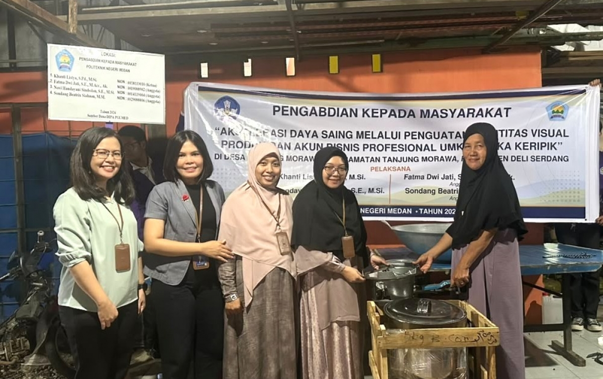 Dosen Polmed Dampingi UMKM Aneka Keripik di Deli Serdang, dari Perhitungan Biaya hingga Pemasaran Digital