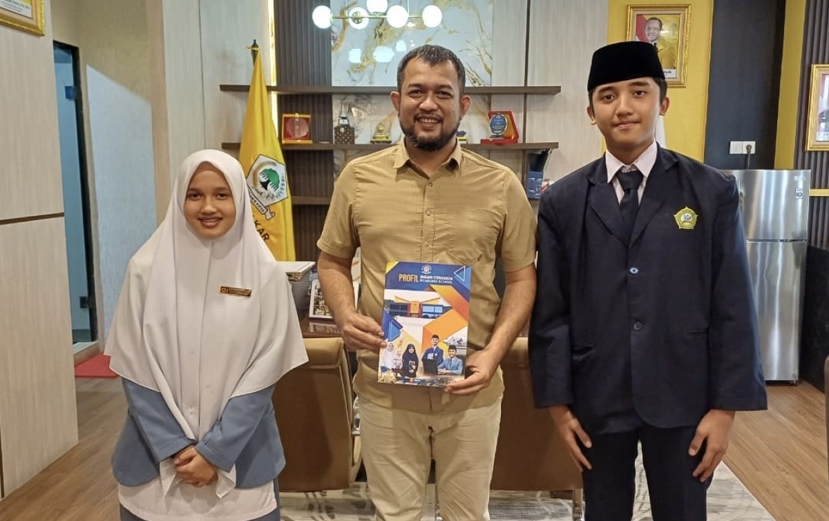 Kunjungi Pimpinan DPRD Medan, Santri ICBS Payakumbuh Gali Motivasi Menuntut Ilmu