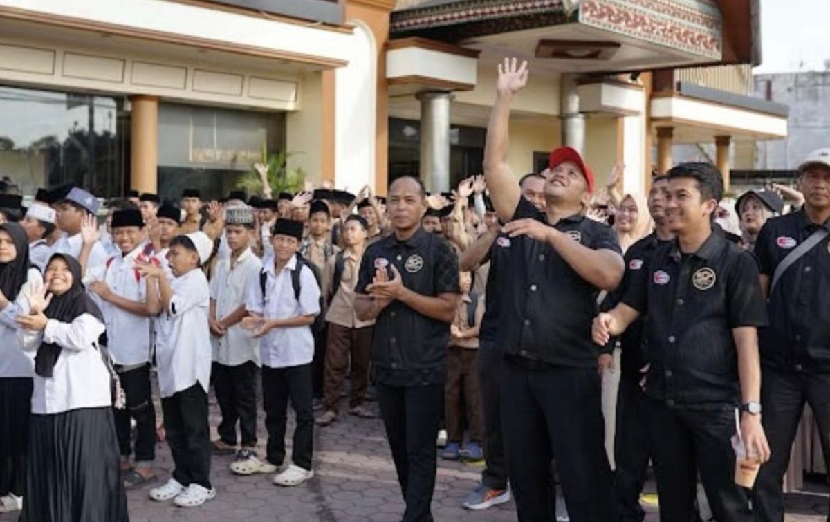 Menjaga Warisan Rasa Setengah Abad, Restoran Garuda Rayakan HUT ke-50 dengan Aksi Sosial dan Kebersamaan Karyawan