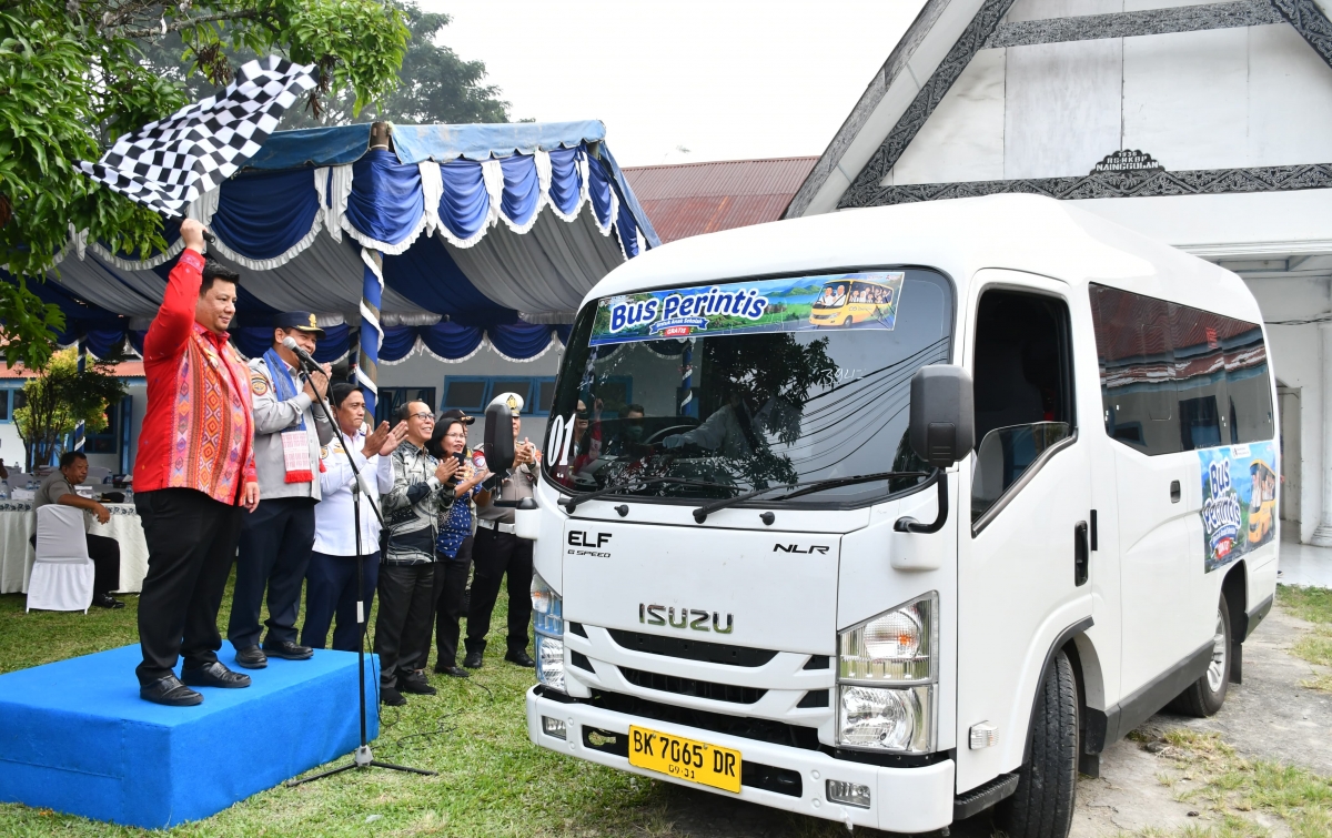 Gubsu Respons Usulan Bupati Samosir, Enam Bus Perintis Gratis Layani Pelajar