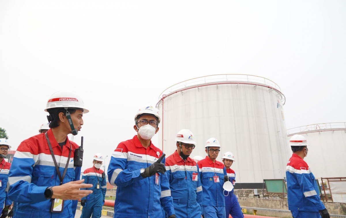 Pertamina Patra Niaga Sumbagut Perkuat Keandalan Operasional di Riau, Wadirut Tinjau Fuel Terminal Sei Siak
