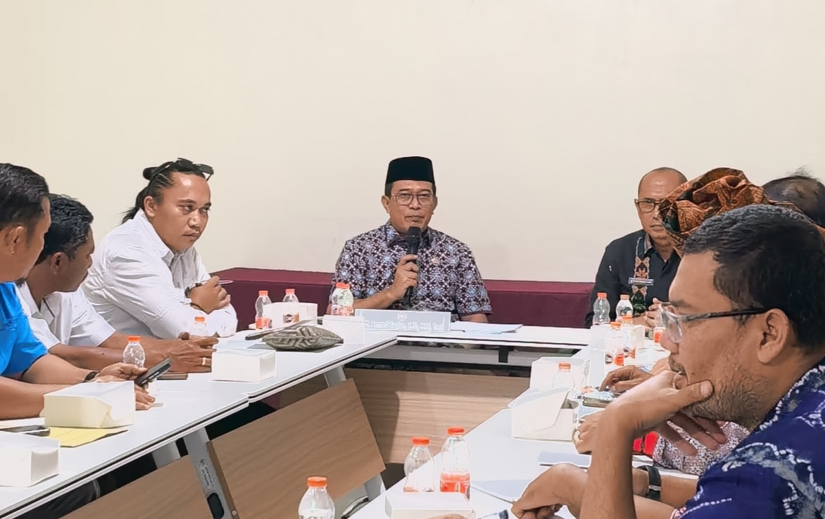 Anggota DPD RI Penrad Siagian Dorong Penataan KJA dan Moratorium Penambahan Keramba di Danau Toba