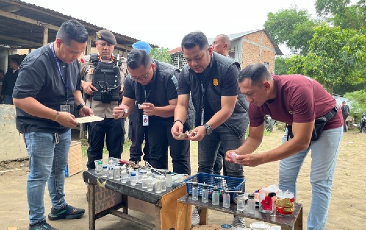 Gerebek Gang Pantai, Satres Narkoba Ciduk Tersangka Narkoba Beserta 4 Paket Sabu