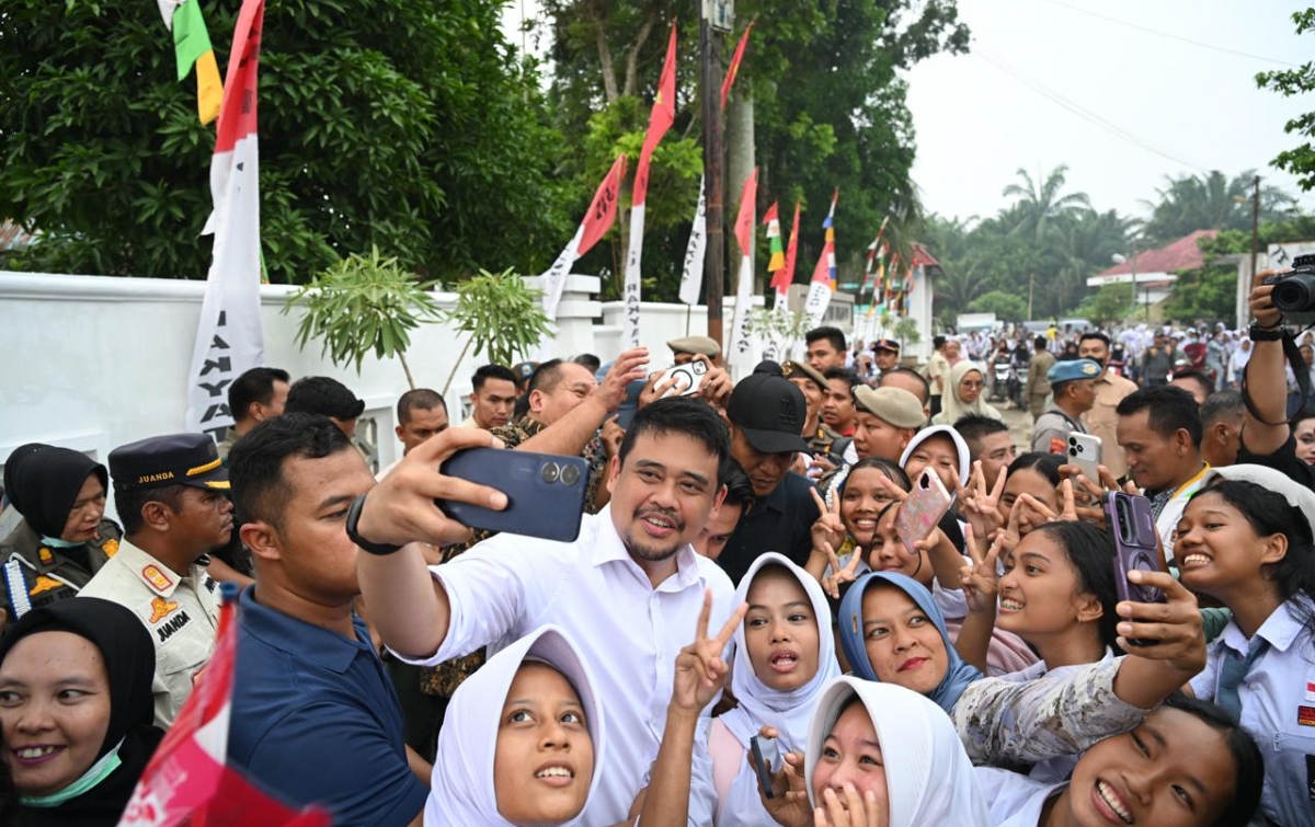 Bobby Nasution Luncurkan 33 Bus Gratis di Lima Kabupaten, Permudah Akses Sekolah 1.008 Pelajar