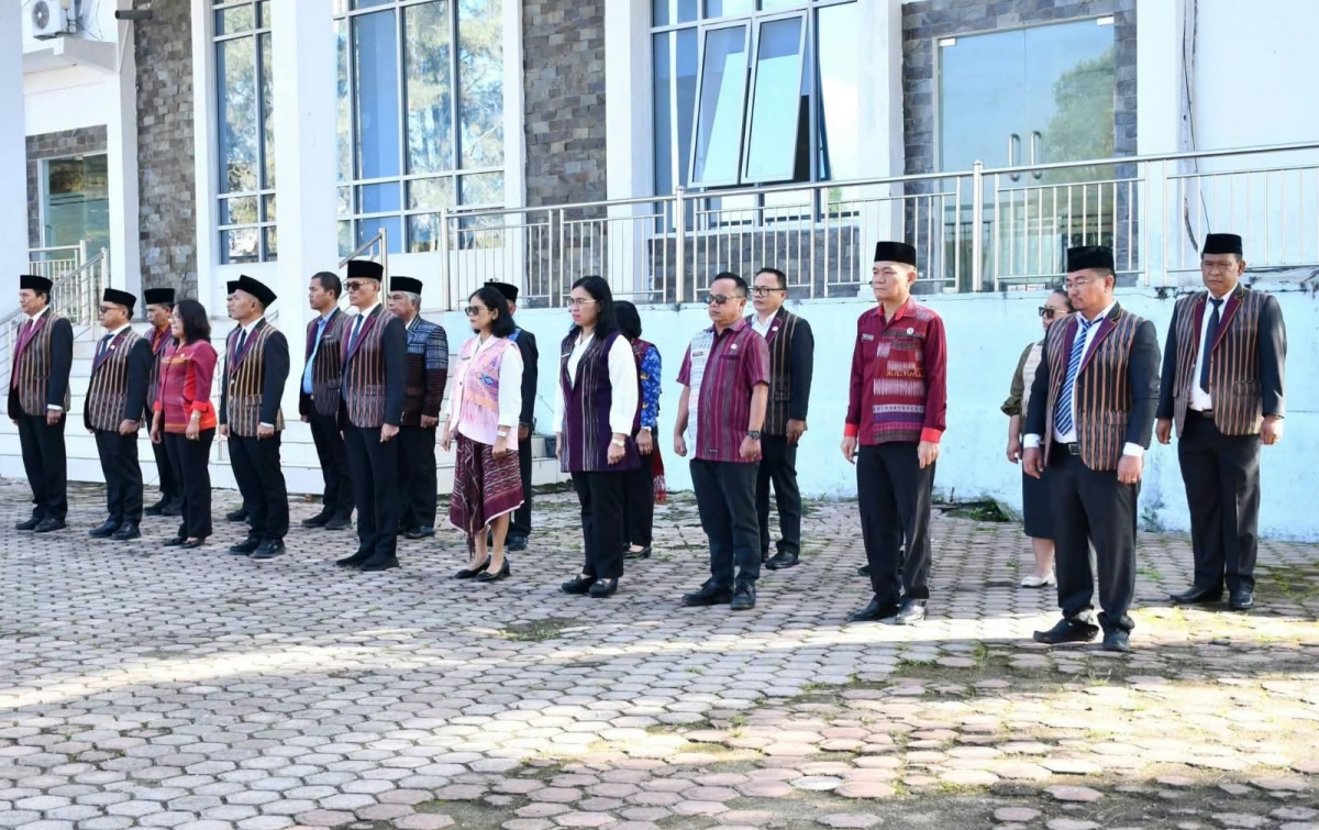 ASN Samosir Kompak Kenakan Batik Motif Ulos, Teguhkan Pelestarian Budaya Batak