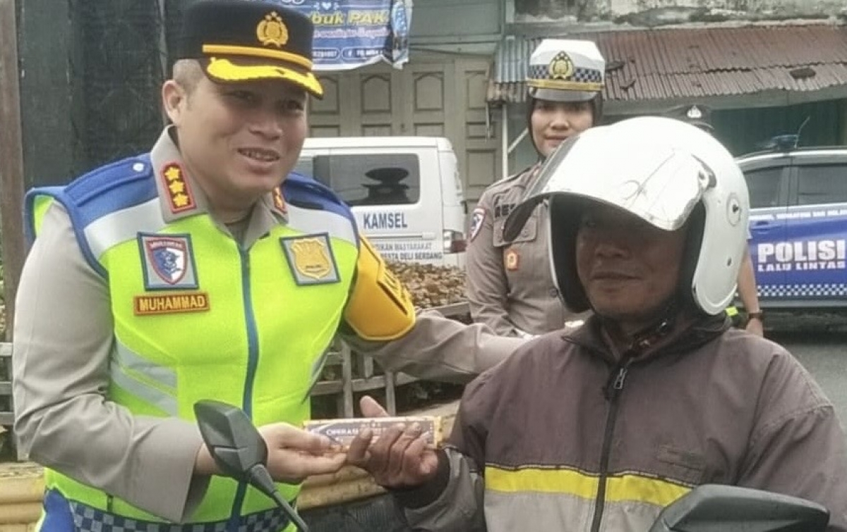 Kapolresta Deliserdang Laksanakan Strong Point Pagi dan Sosialisasi Operasi Patuh Toba 2026