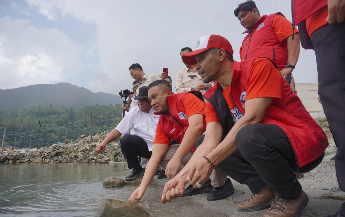 Dukung Transisi Energi, SP PLN Sumut dan Menteri LH Kampanyekan Energi Hijau di Danau Toba