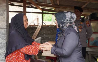 Pastikan Renovasi Rumah Korban Banjir Lancar,  Plt Bupati Langkat Tinjau Proses Perbaikan