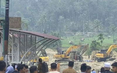 Polisi Usut Pemilik 3 Ekskavator Diduga untuk PETI yang Dibakar Warga di Kotanopan