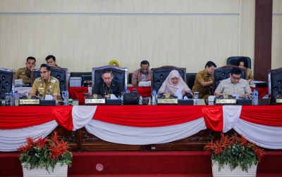 Rico Waas Hadiri Paripurna APBD Medan 2027