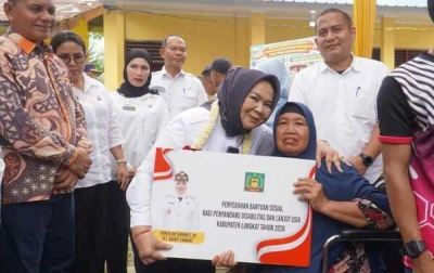 Pastikan Pemerintah Hadir Bawa Pelayanan dan Bantuan, Plt Bupati Langkat Temui Masyarakat Desa Salahaji