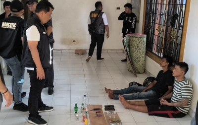 Polresta Deliserdang dan BNNK Gerebek Sarang Narkoba di Tanjung Morawa: Bandar Dicokok, 5 Pengguna Positif Sabu