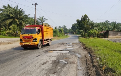 Jalinsum Labura yang Rusak Belum Diperbaiki