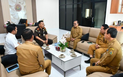 Wabup Ariston Perkuat Sinergi dengan Kejari, Kawal Pembangunan Samosir