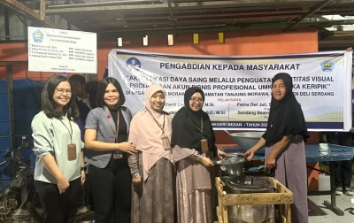 Dosen Polmed Dampingi UMKM Aneka Keripik di Deli Serdang, dari Perhitungan Biaya hingga Pemasaran Digital
