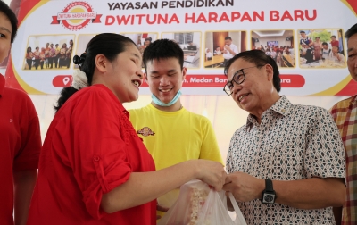 Sofyan Tan di SLB Dwituna Harapan Baru: Menembus Batas Fisik, Merajut Asa Bersama Anak-Anak Istimewa
