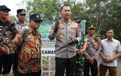 Implementasikan Green Policing, Kapolrestabes Medan Pimpin Penanaman 1.994 Bibit Mangrove