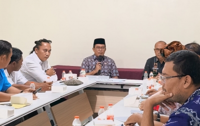 Anggota DPD RI Penrad Siagian Dorong Penataan KJA dan Moratorium Penambahan Keramba di Danau Toba